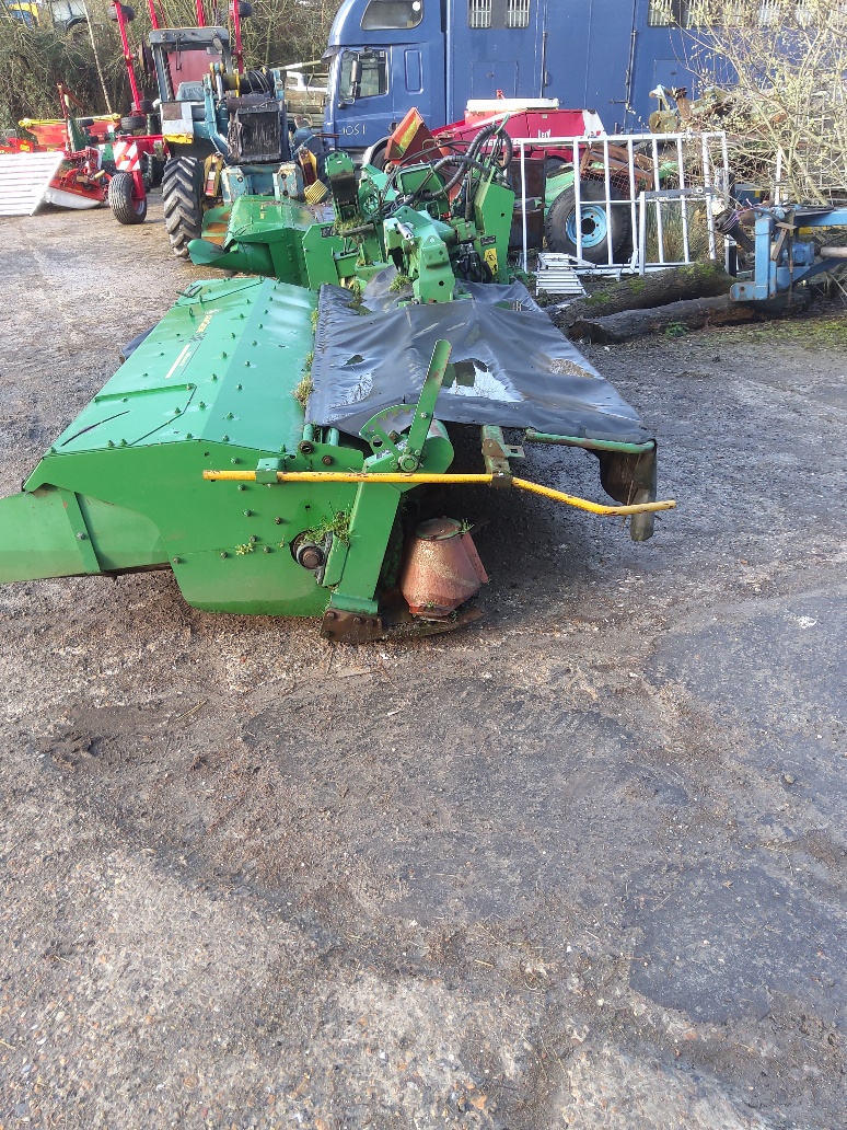 /photos/51849069620200306_ JD 388 Butterfly 3mowers.jpg